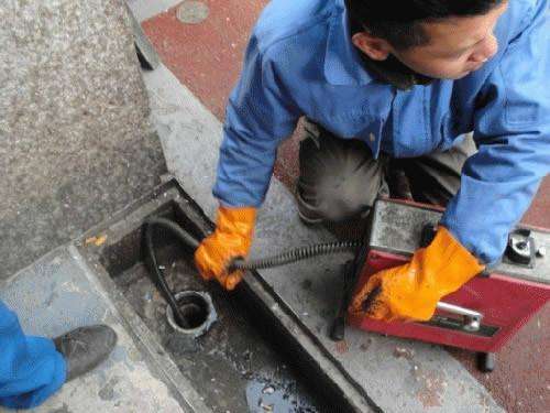 钦南疏通下水道