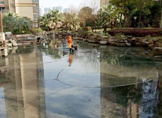 钦南景观池淤泥清理